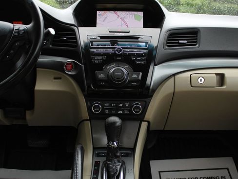 Used 2014 Acura ILX 2.0L Sedan 4D image 21