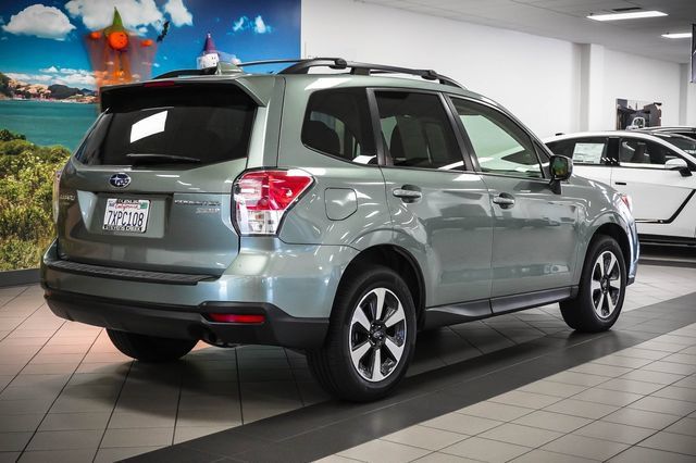 Used 2017 Subaru Forester 2.5i Premium w/ Popular Package #2A AWD/4WD image 6