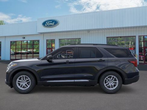 Used 2025 Ford Explorer Active image 3