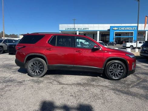 Certified 2023 Chevrolet Traverse RS image 2