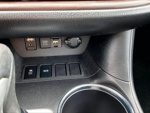 Used 2019 Toyota Highlander XLE FWD image 23