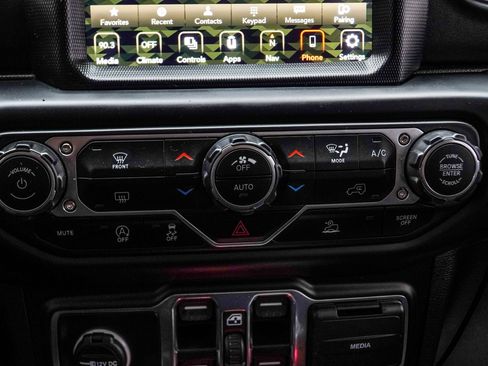 Used 2023 Jeep Gladiator Overland w/ Popular Equipment Package AWD/4WD image 24