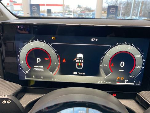 New 2025 Nissan Kicks SR image 18