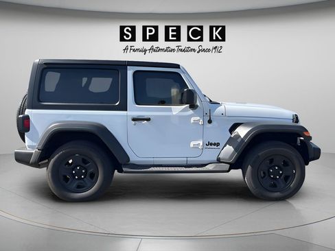 Used 2023 Jeep Wrangler Sport AWD/4WD image 9