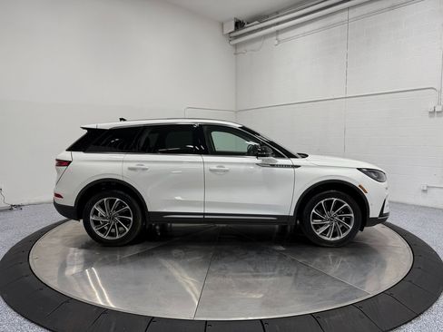 Used 2024 Lincoln Corsair AWD w/ Equipment Group 102A image 8