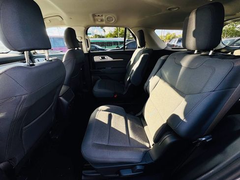 Used 2026 Ford Explorer Active AWD/4WD image 14