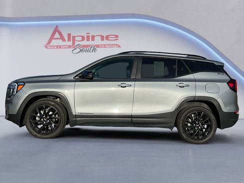 Used 2023 GMC Terrain SLE w/ Elevation Edition image 2