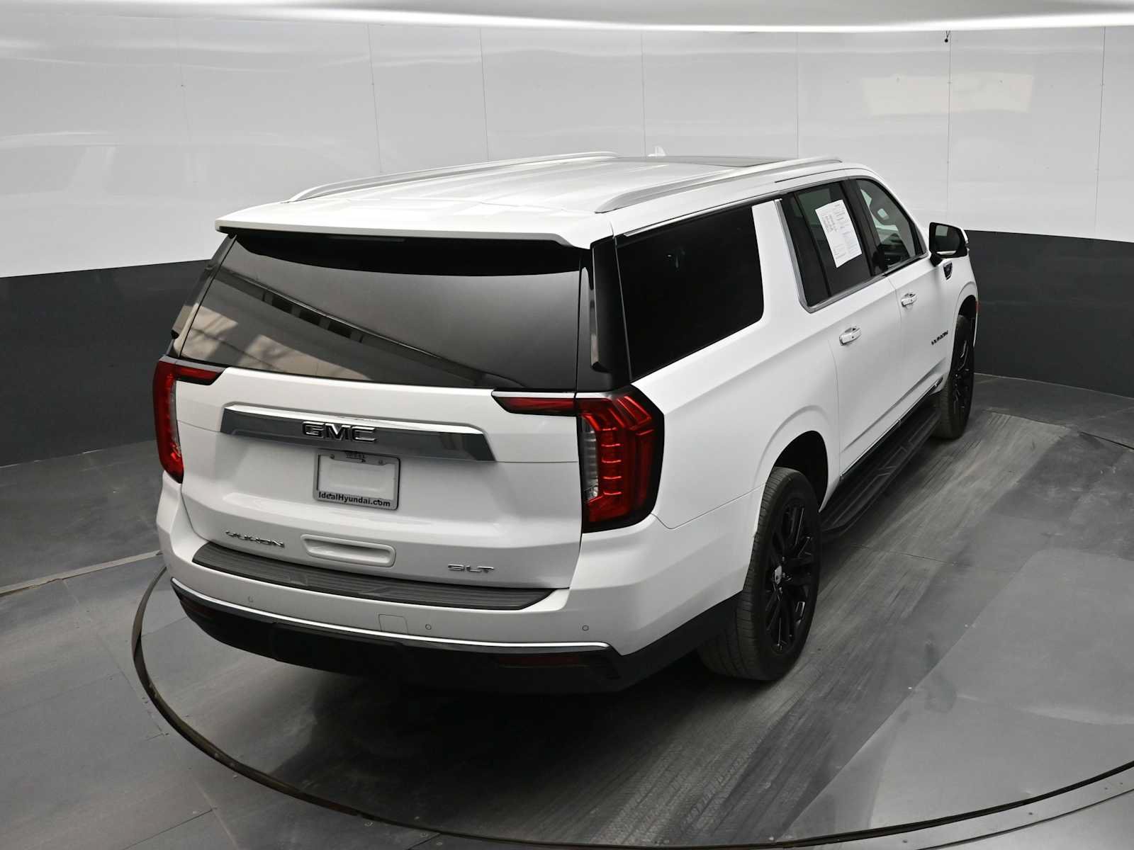 Used 2022 GMC Yukon XL SLT w/ SLT Premium Package AWD/4WD image 31