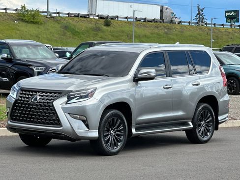 Used 2022 Lexus GX 460 Premium w/ Accessory Package AWD/4WD image 7