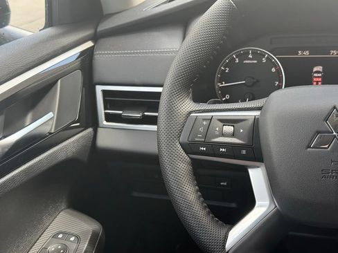 New 2026 Mitsubishi Outlander AWD image 10
