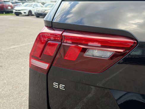 Used 2023 Volkswagen Tiguan SE image 10