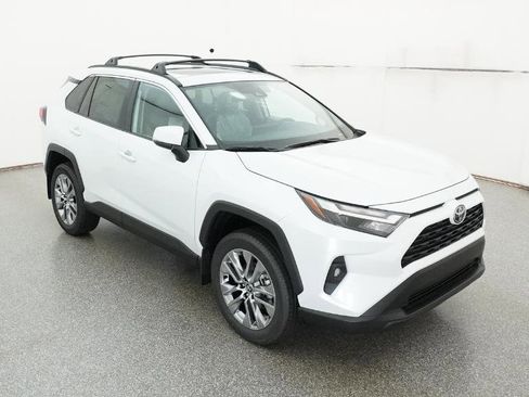 Used 2025 Toyota RAV4 XLE Premium image 51