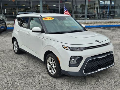 Used 2021 Kia Soul S FWD image 2