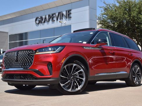 Certified 2026 Lincoln Aviator Reserve AWD/4WD image 2