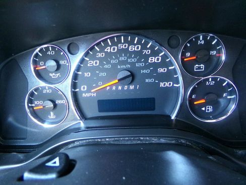 Used 2017 Chevrolet Express 2500 LT w/ LT Preferred Equipment Group RWD image 14