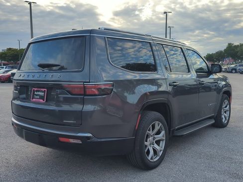 Used 2022 Jeep Wagoneer Series II RWD image 5