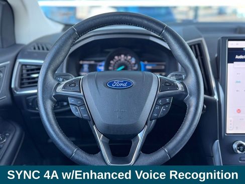 Used 2024 Ford Edge Titanium image 8