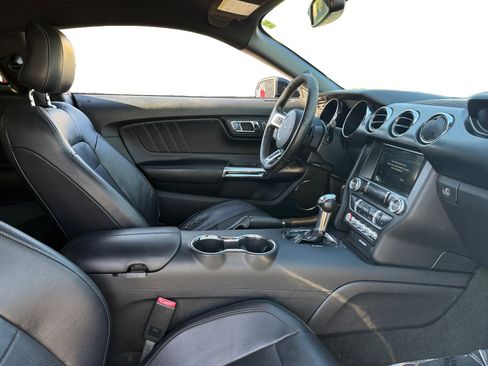 Used 2016 Ford Mustang Premium image 14