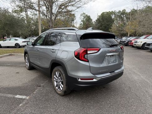 Used 2024 GMC Terrain SLT image 4