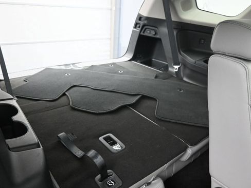 Used 2024 Honda Pilot Touring image 15
