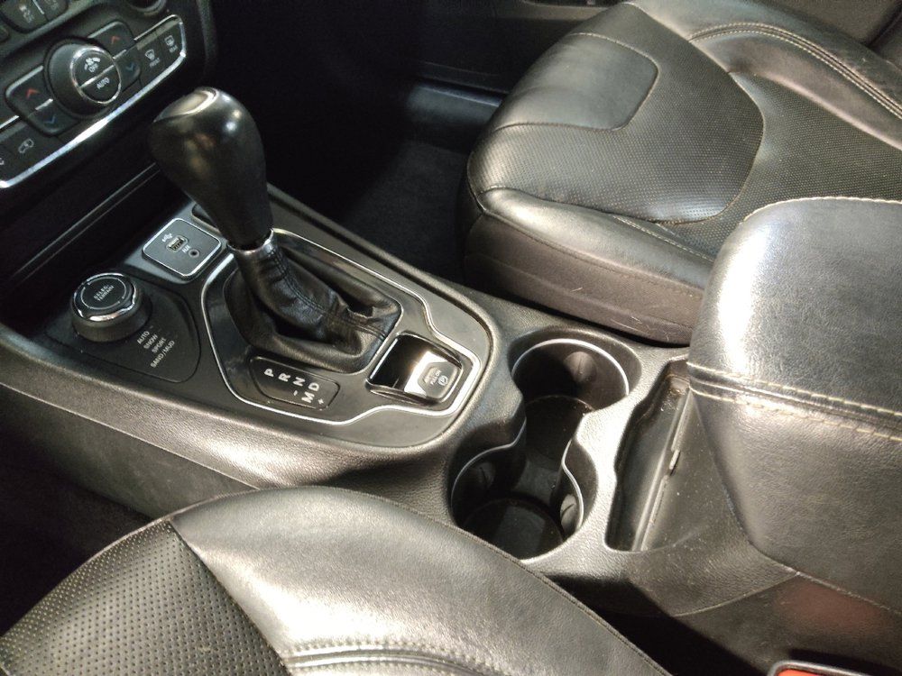 Used 2019 Jeep Cherokee Limited AWD/4WD image 26