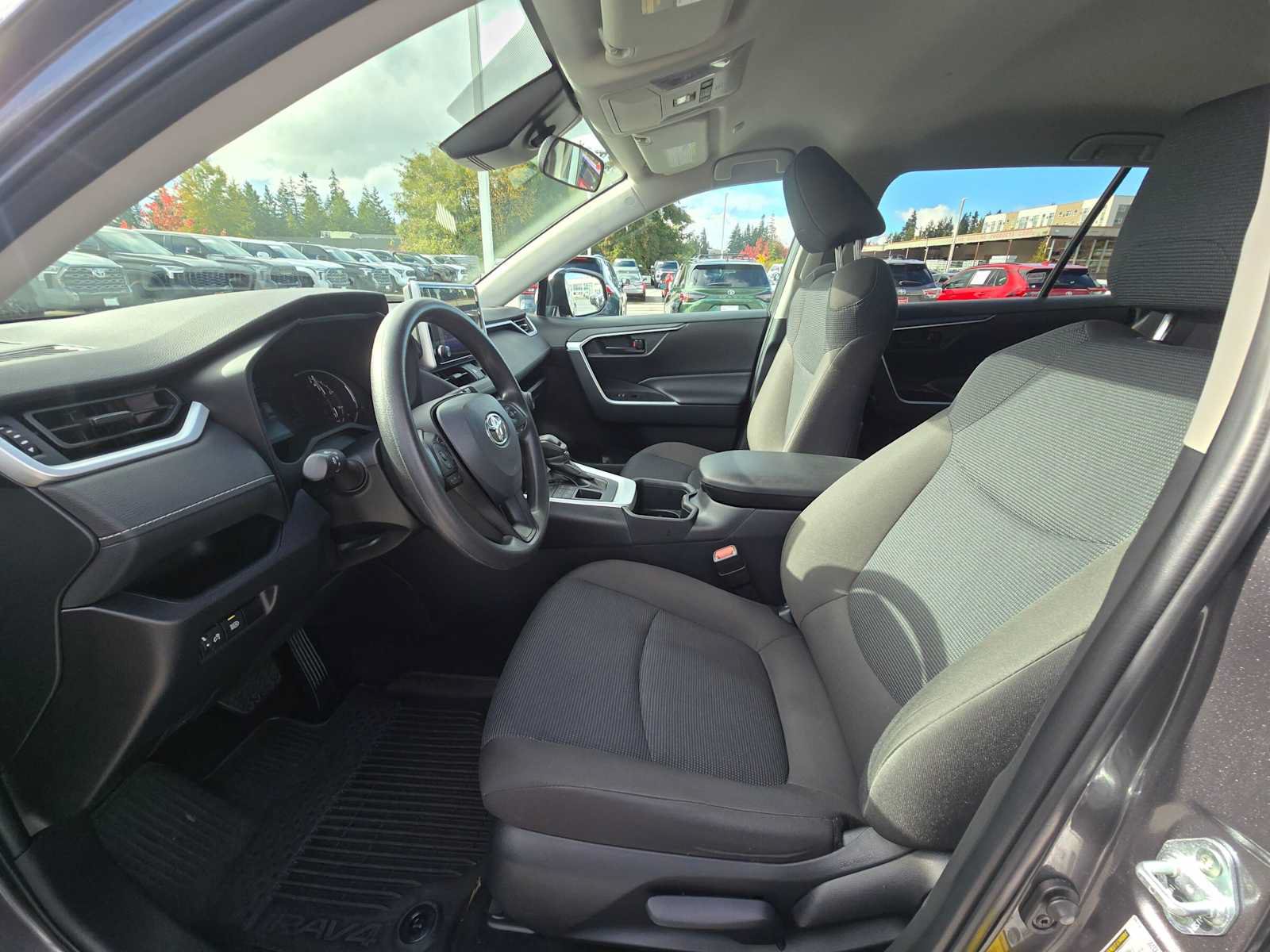 Used 2024 Toyota RAV4 LE AWD/4WD image 21
