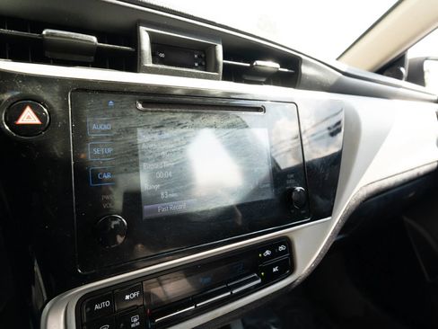 Used 2019 Toyota Corolla LE FWD image 32