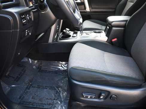 Certified 2024 Toyota 4Runner SR5 AWD/4WD image 15
