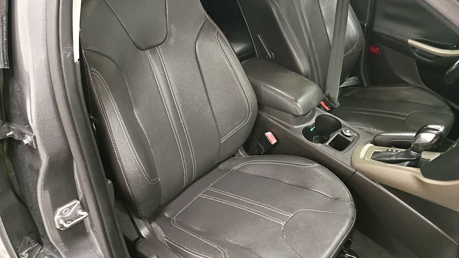 Used 2012 Ford Focus SEL FWD image 28
