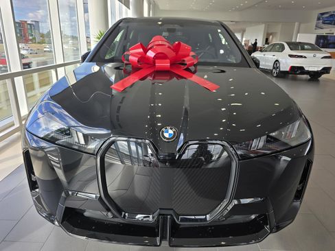 New 2026 BMW iX xDrive60 w/ M Sport Package image 2