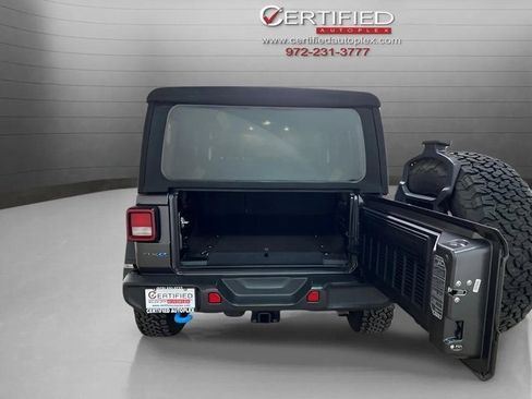 Used 2024 Jeep Wrangler Unlimited image 7