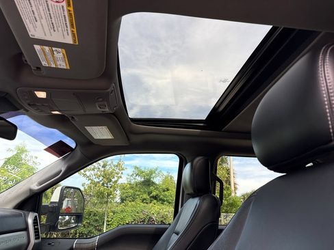 Used 2020 Ford F250 Lariat w/ Lariat Ultimate Package AWD/4WD image 31