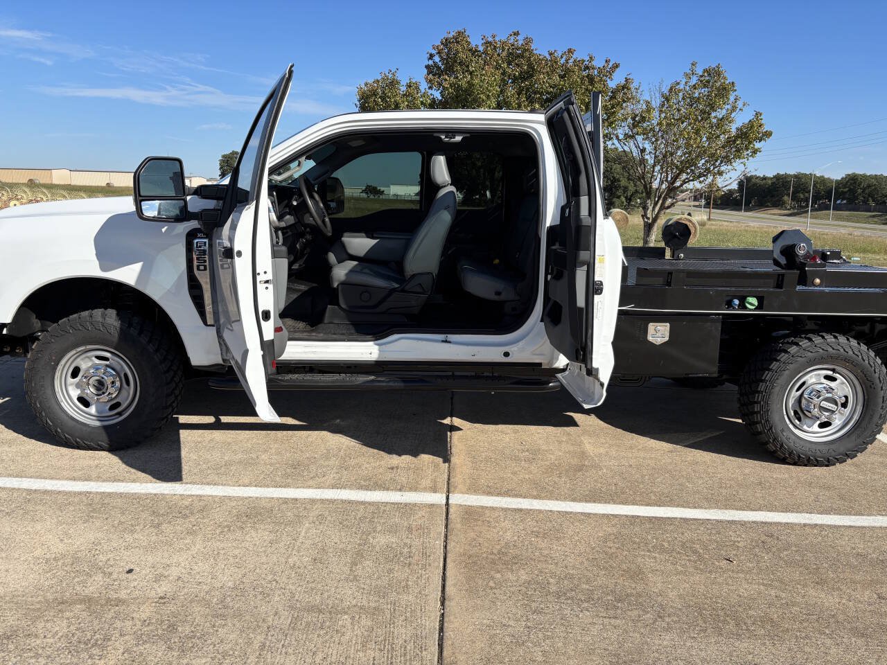 Used 2024 Ford F350 XL w/ 360-Degree Camera Package AWD/4WD image 9