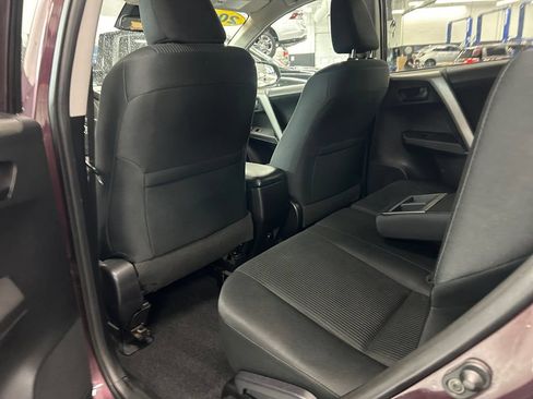 Used 2017 Toyota RAV4 LE AWD/4WD image 16