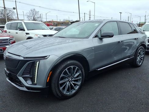 Certified 2024 Cadillac Lyriq Sport image 8