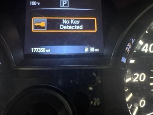 Used 2017 Nissan Pathfinder SV FWD image 14