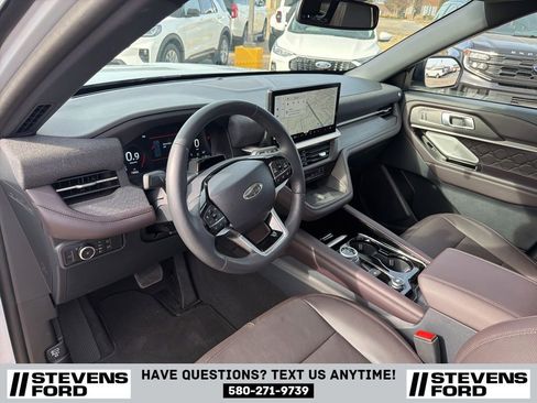 Used 2025 Ford Explorer Platinum w/ LUX Leather Package AWD/4WD image 17