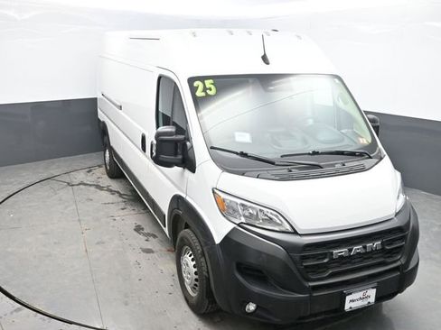 Used 2025 RAM ProMaster 2500 w/ Convenience Group image 21