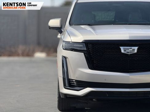 Used 2024 Cadillac Escalade Sport Platinum w/ LPO, ONYX Package image 14