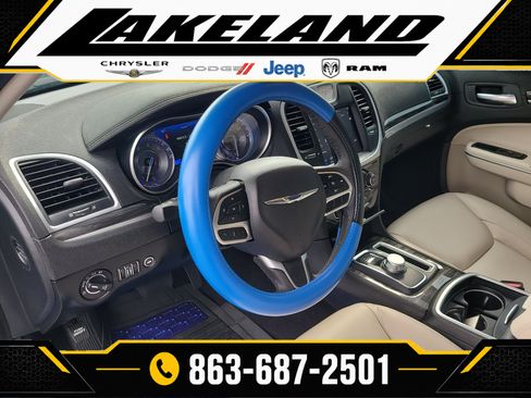 Used 2022 Chrysler 300 Touring L RWD image 19