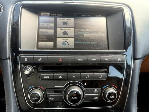 Used 2014 Jaguar XJ L Portfolio image 20