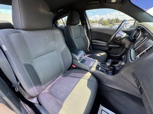 Used 2015 Dodge Charger SXT RWD image 29