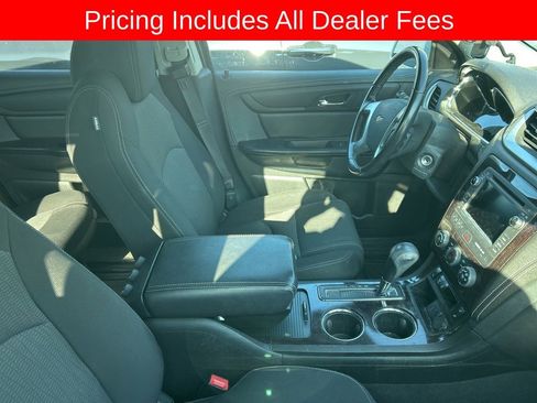 Used 2017 Chevrolet Traverse LT w/ Style and Technology Package AWD/4WD image 3