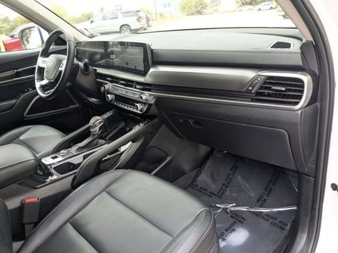 Used 2025 Kia Telluride S image 30