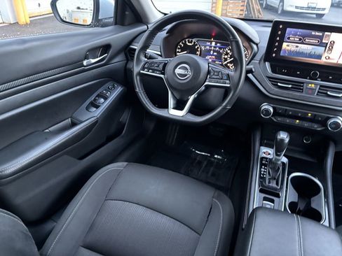 Used 2024 Nissan Altima 2.5 SV w/ SV Premium Package FWD image 21
