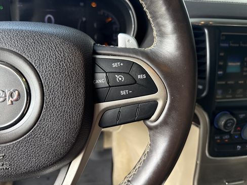 Used 2015 Jeep Grand Cherokee Overland RWD image 19