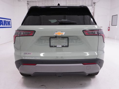 New 2026 Chevrolet Equinox LT w/ Convenience Package II image 6