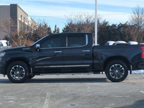 Used 2022 Chevrolet Silverado 1500 High Country w/ Z71 Off-Road Package image 8