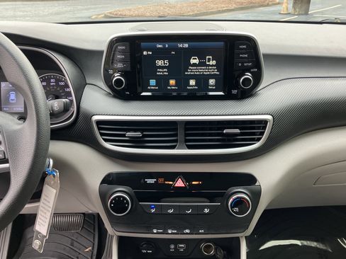 Used 2020 Hyundai Tucson SE w/ Cargo Package image 24