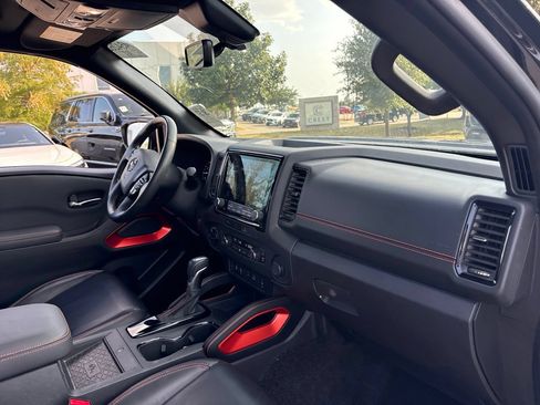 Used 2023 Nissan Frontier PRO-4X w/ Pro-4X Premium Package AWD/4WD image 14